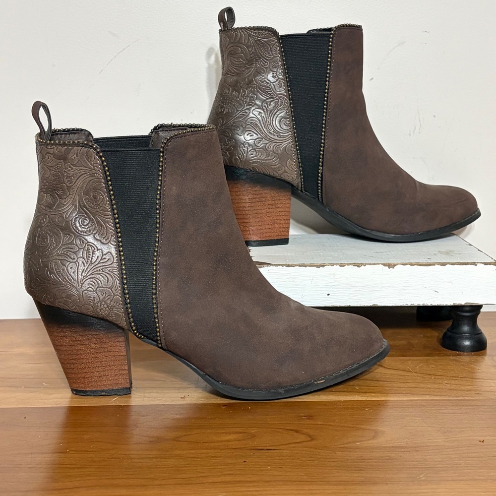 Maurices Rebel Brown Faux Suede Floral Embossed Ankle Boots 10M 111972-REBEL